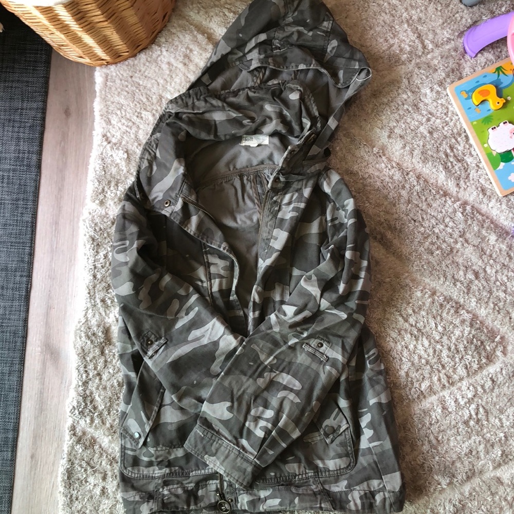 Women’s army cargo jacket. Size M.